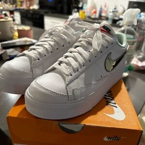 Nike blazer platform low